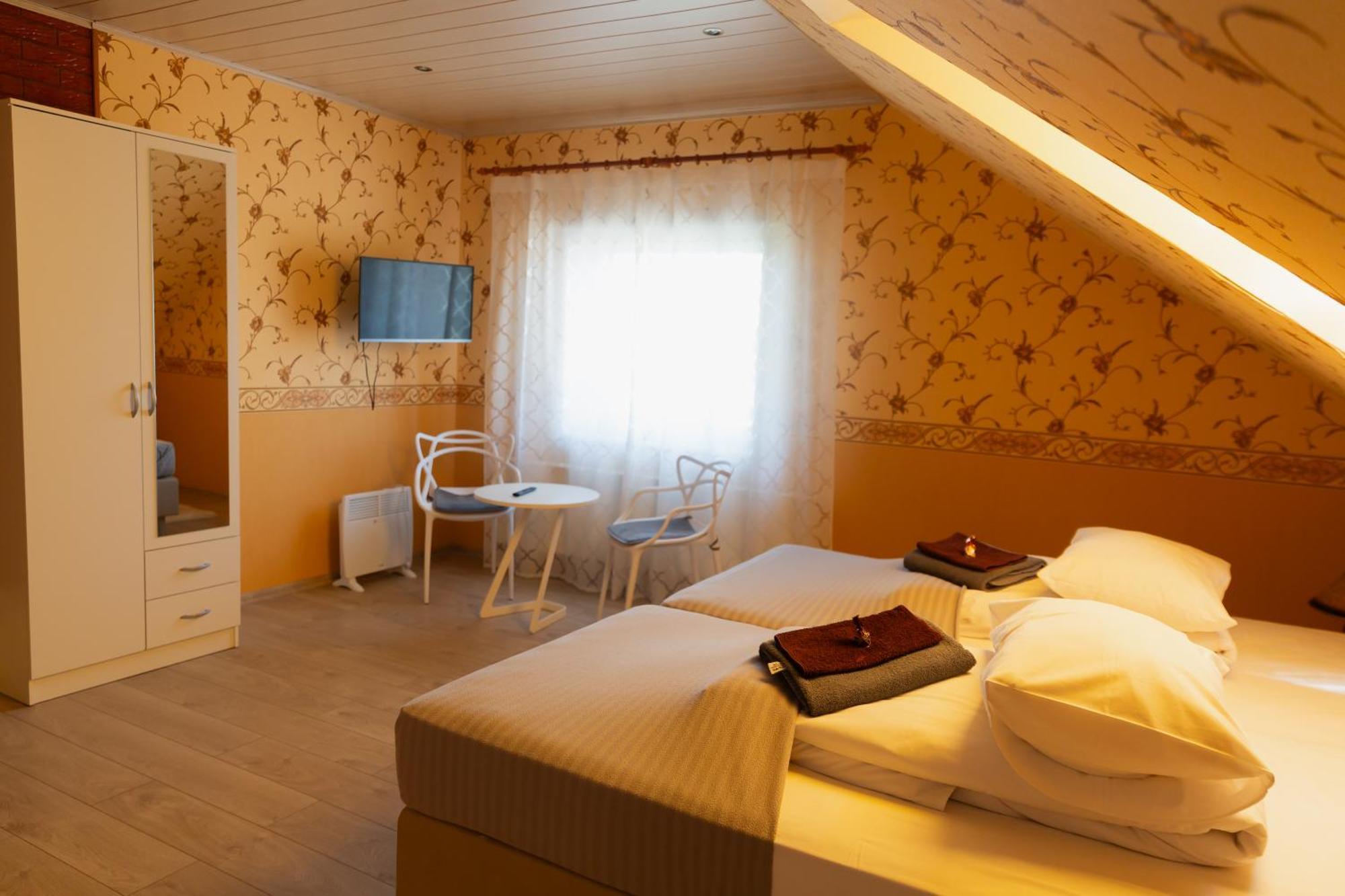 Konrad Family Guesthouse Kuressaare Phòng bức ảnh