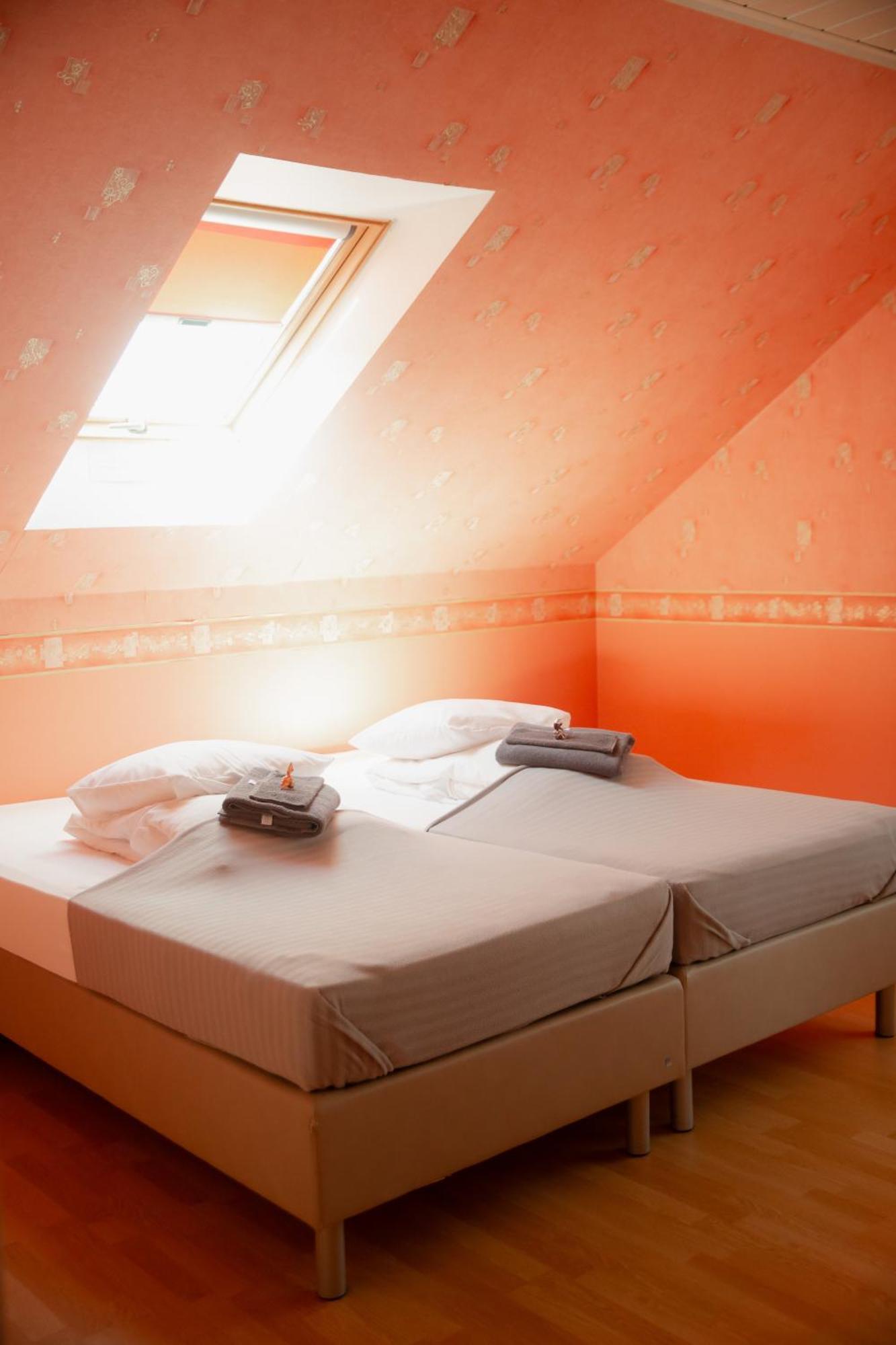 Konrad Family Guesthouse Kuressaare Ngoại thất bức ảnh