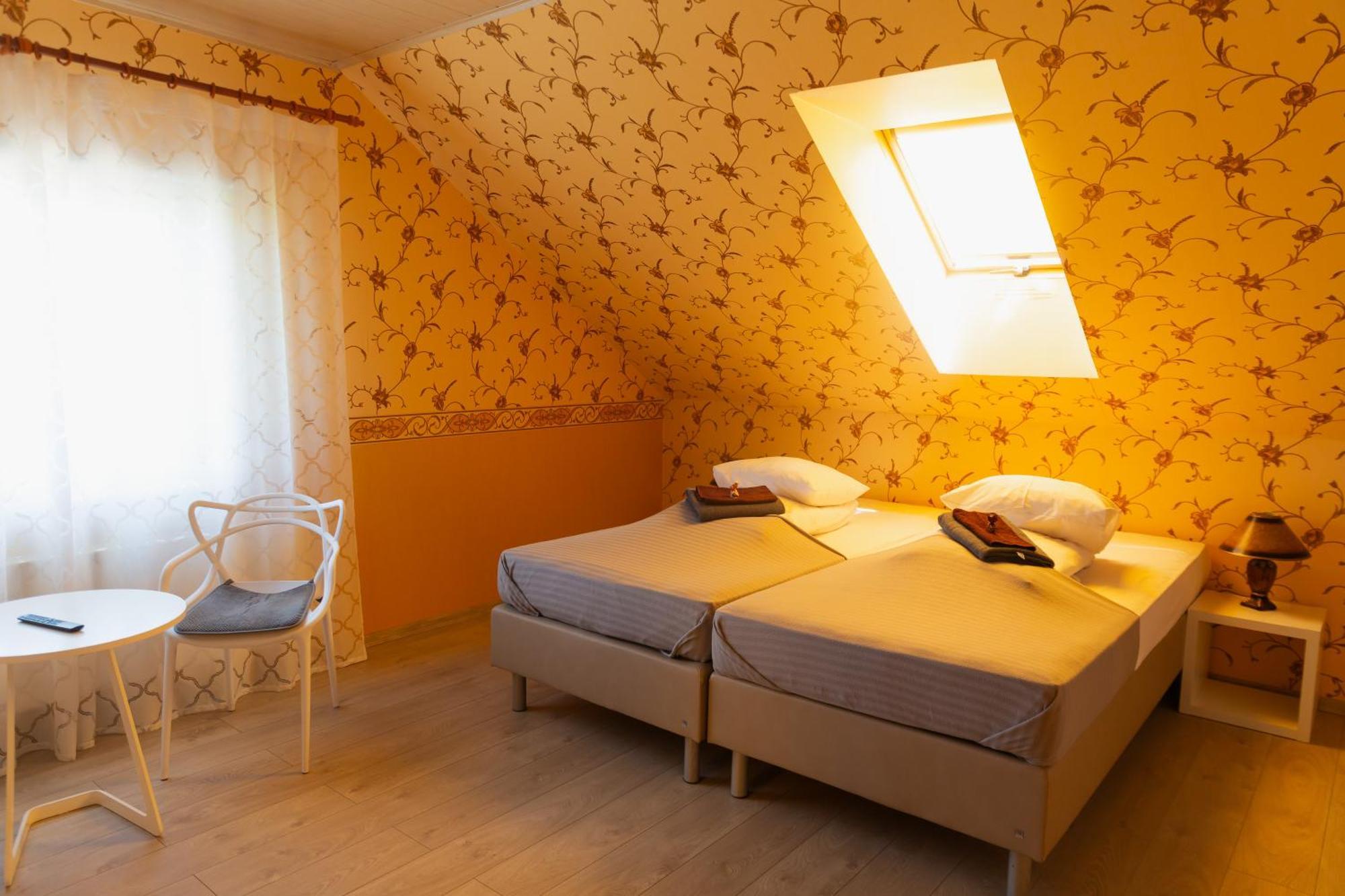 Konrad Family Guesthouse Kuressaare Ngoại thất bức ảnh