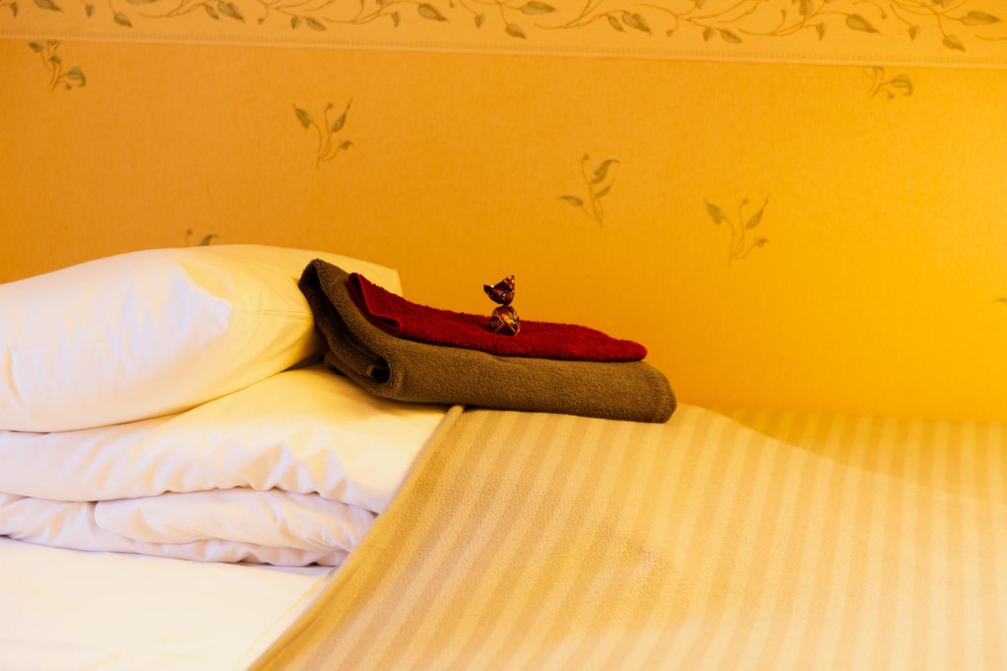 Konrad Family Guesthouse Kuressaare Phòng bức ảnh