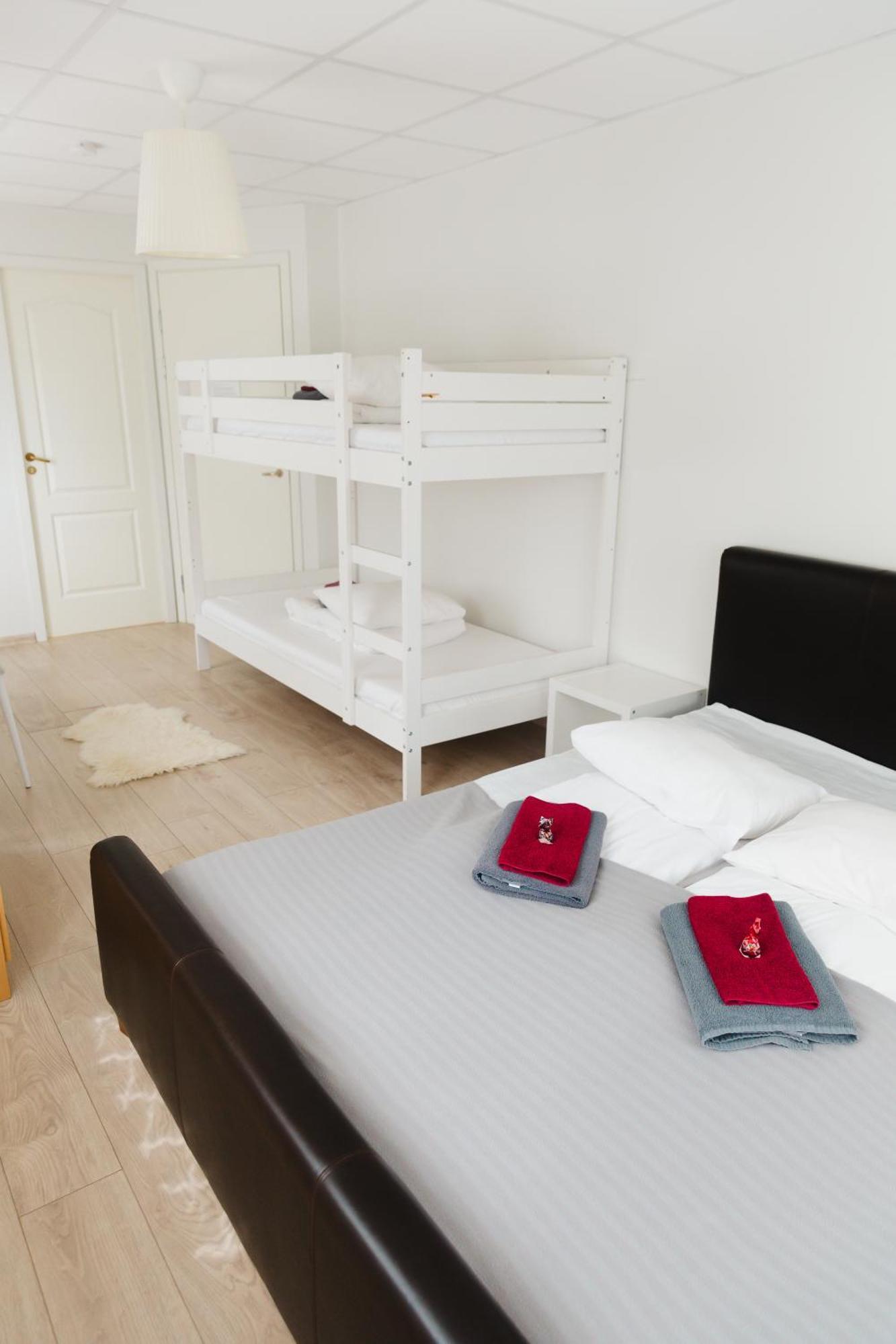 Konrad Family Guesthouse Kuressaare Ngoại thất bức ảnh