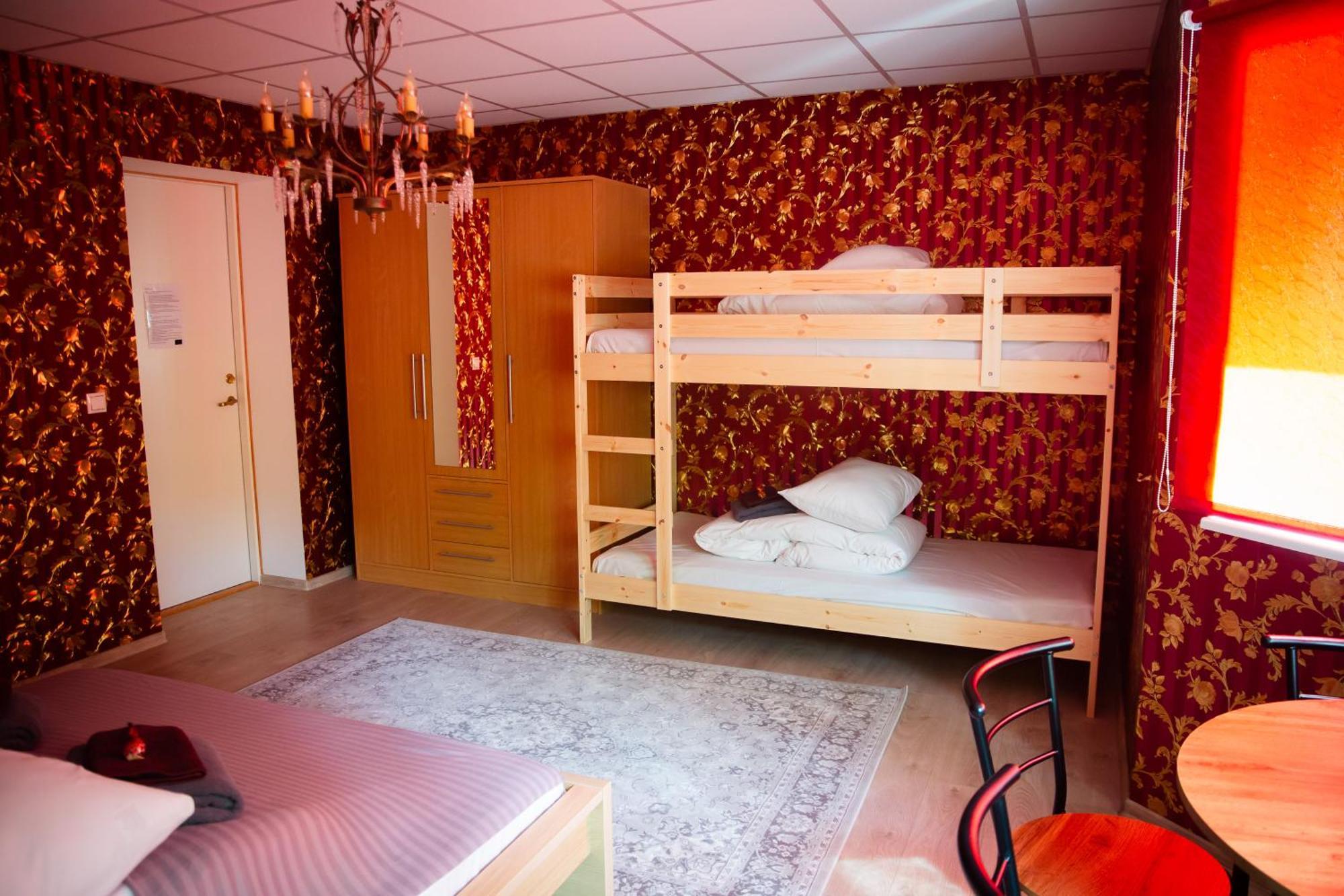 Konrad Family Guesthouse Kuressaare Ngoại thất bức ảnh