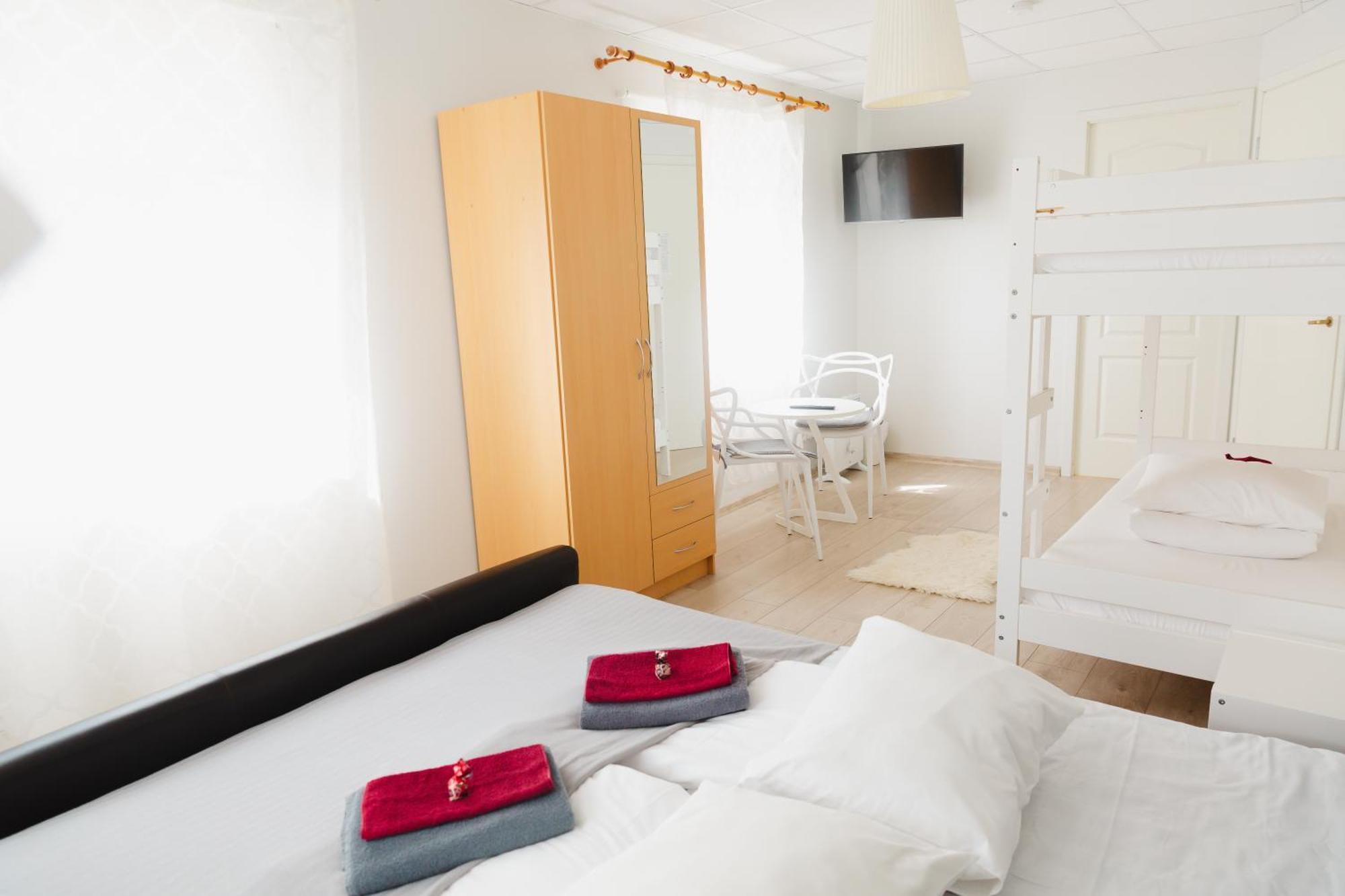 Konrad Family Guesthouse Kuressaare Ngoại thất bức ảnh